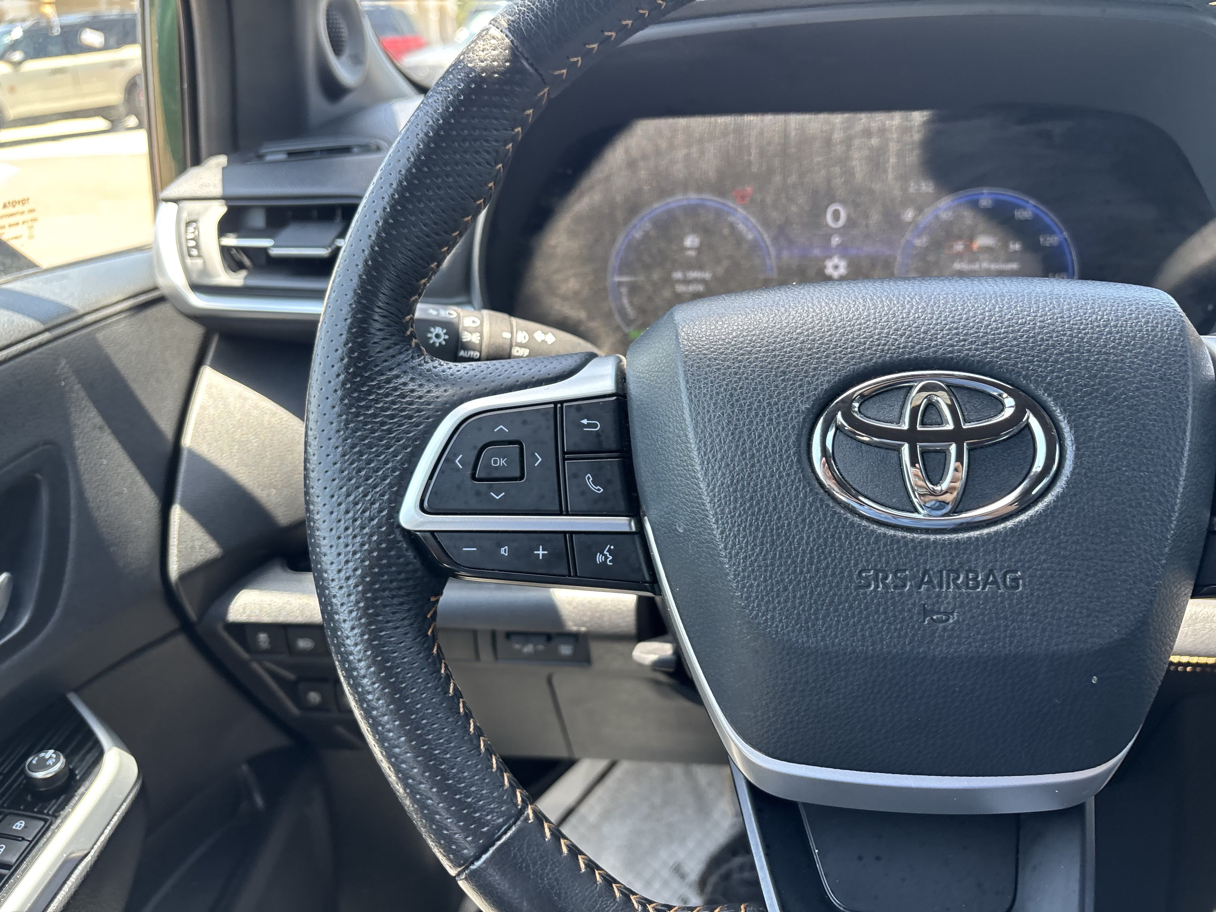 Used 2025 Toyota Sienna XLE Woodland Edition AWD/4WD image 28