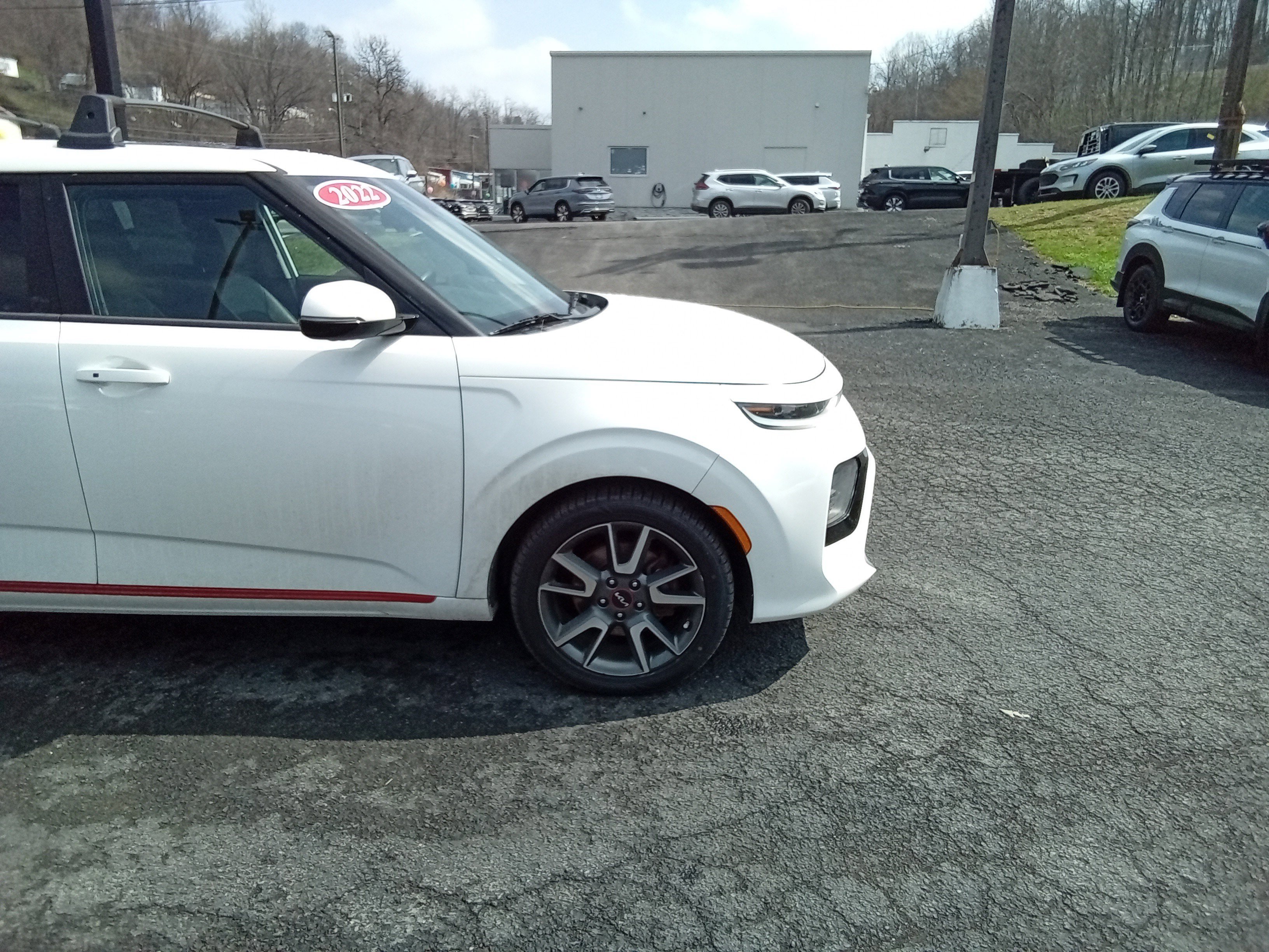 Used 2022 Kia Soul Turbo FWD image 2