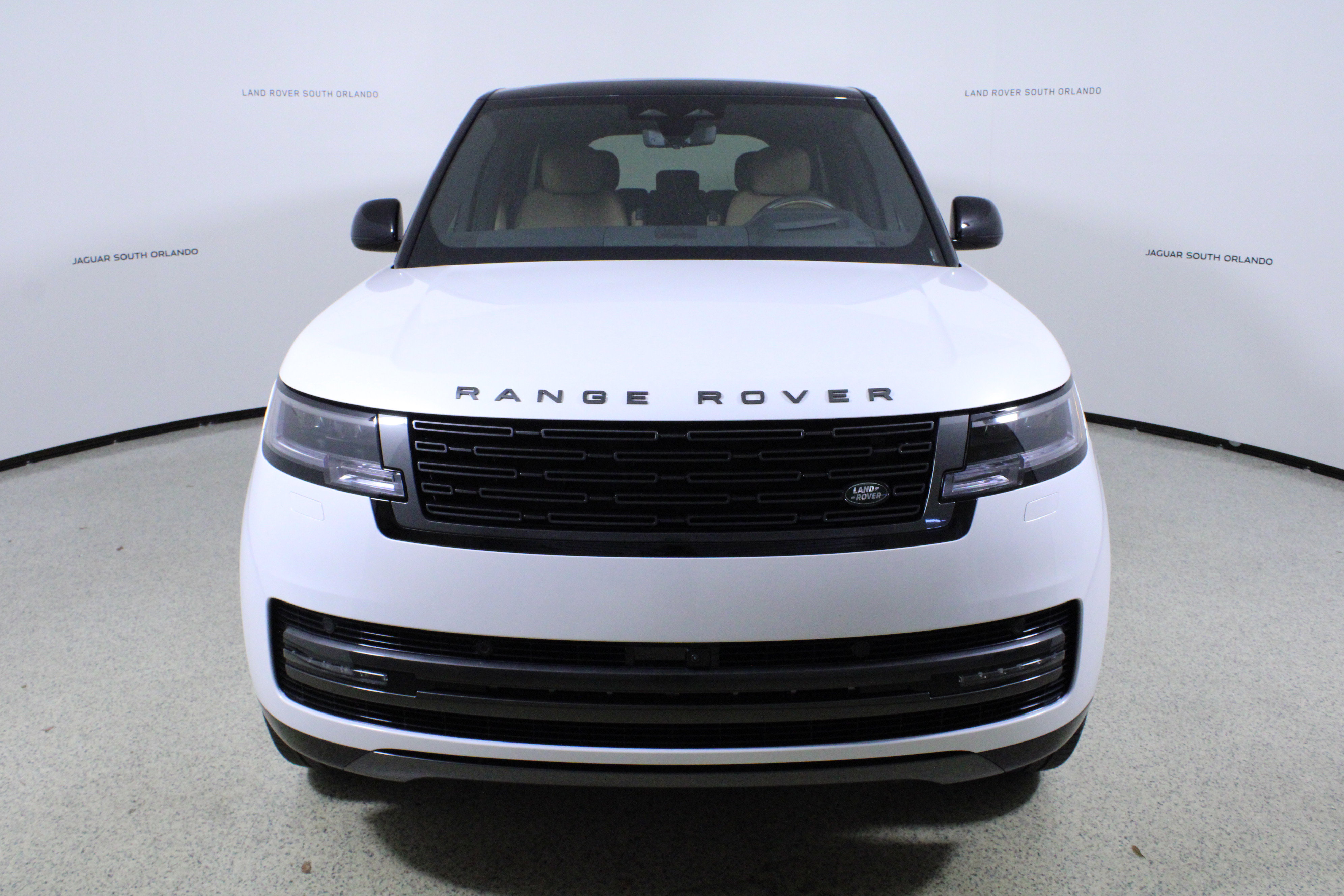 New 2026 Land Rover Range Rover SE image 2