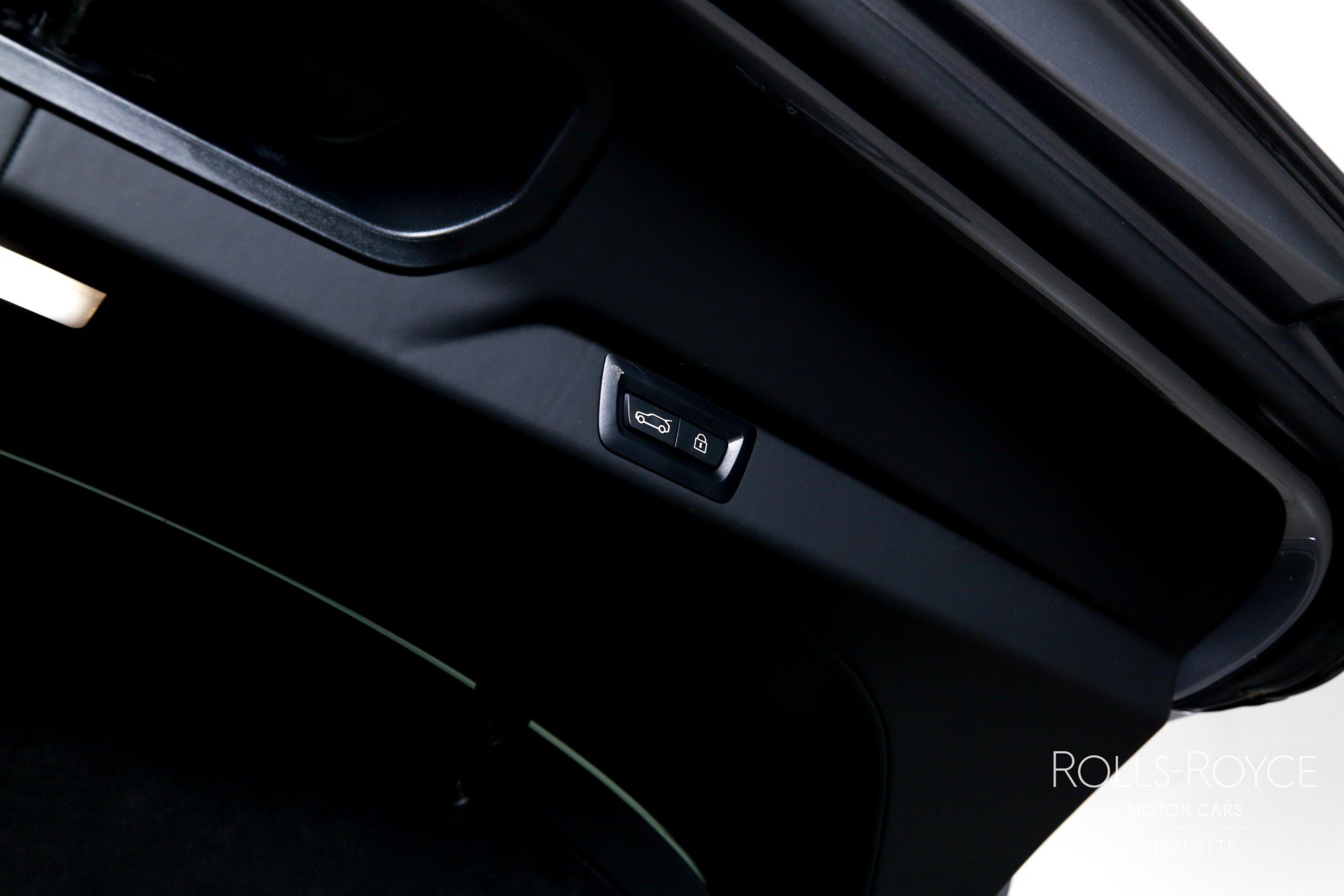 Used 2026 Rolls-Royce Cullinan Black Badge image 28