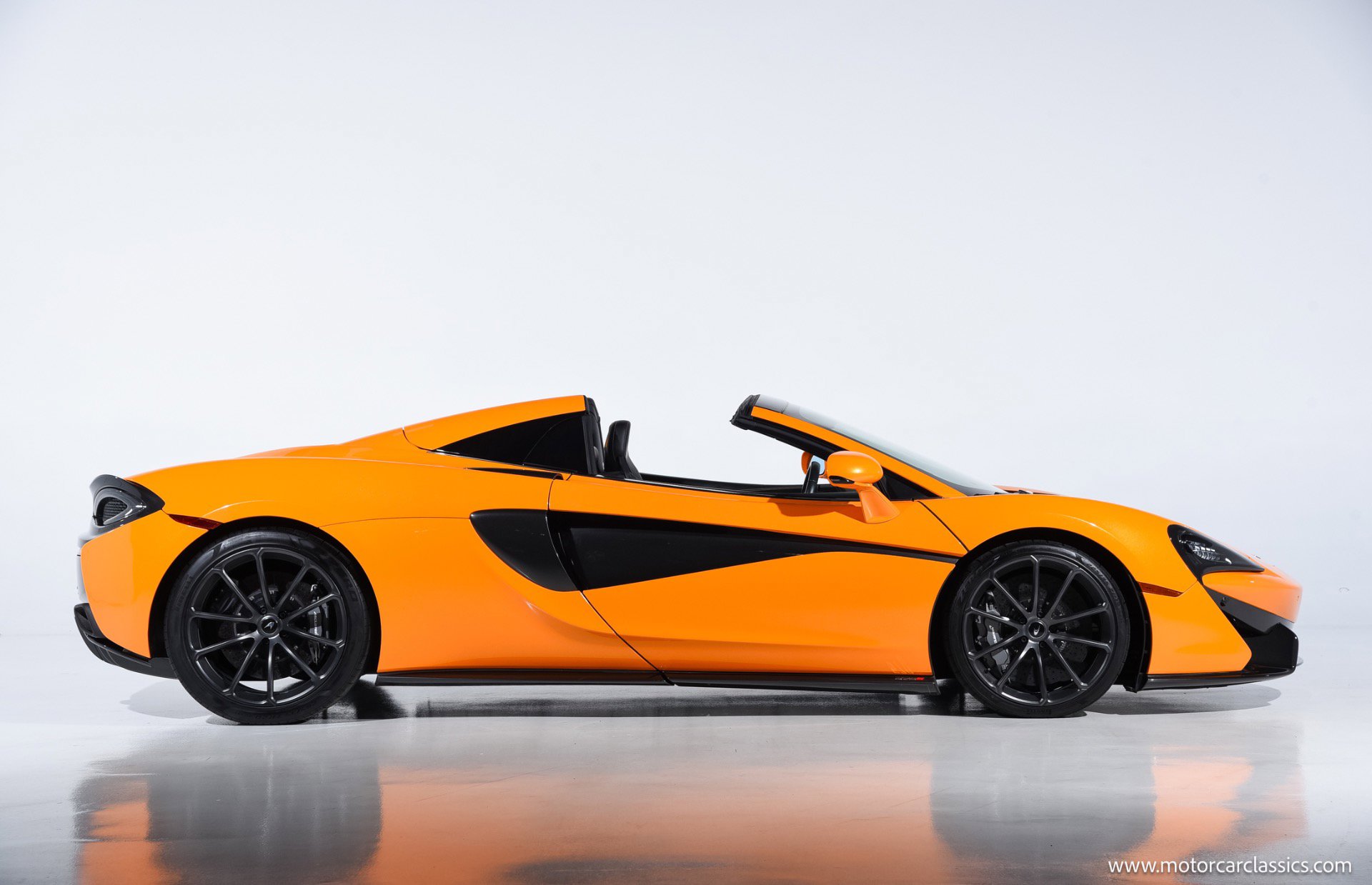 Used 2020 McLaren 570S Spider image 12