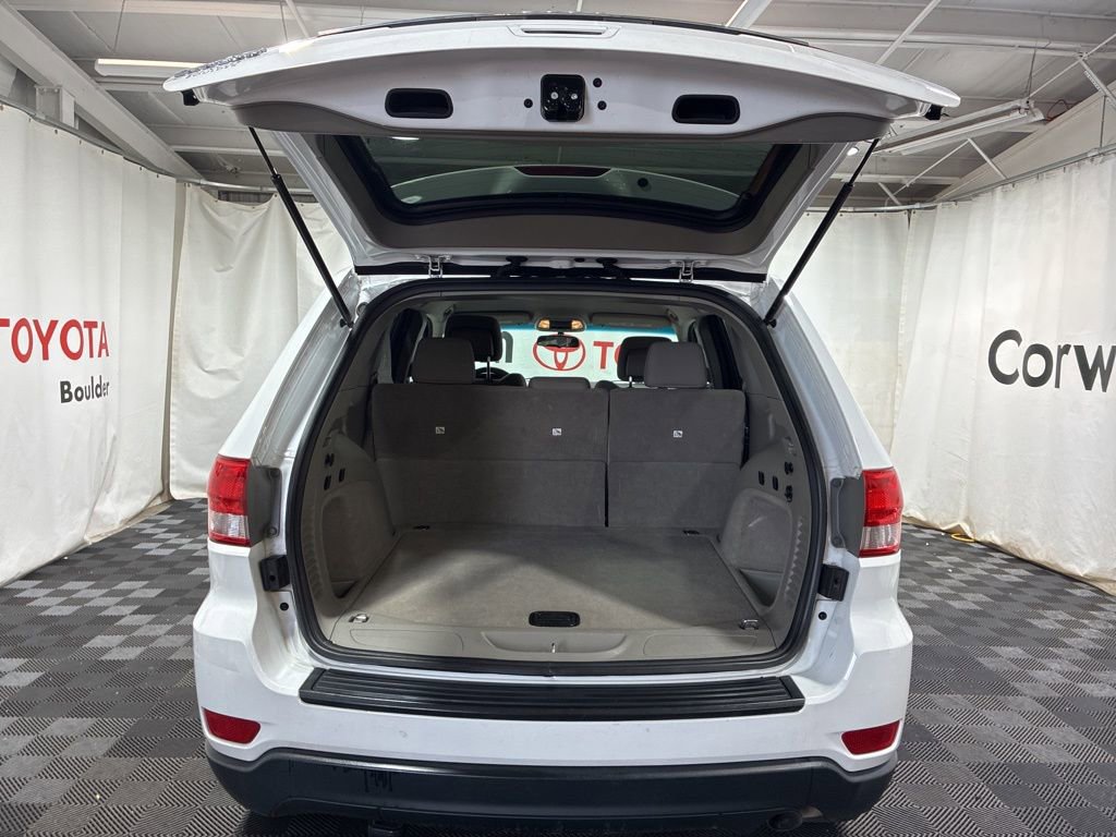 Used 2013 Jeep Grand Cherokee Laredo w/ Laredo E Group AWD/4WD image 17