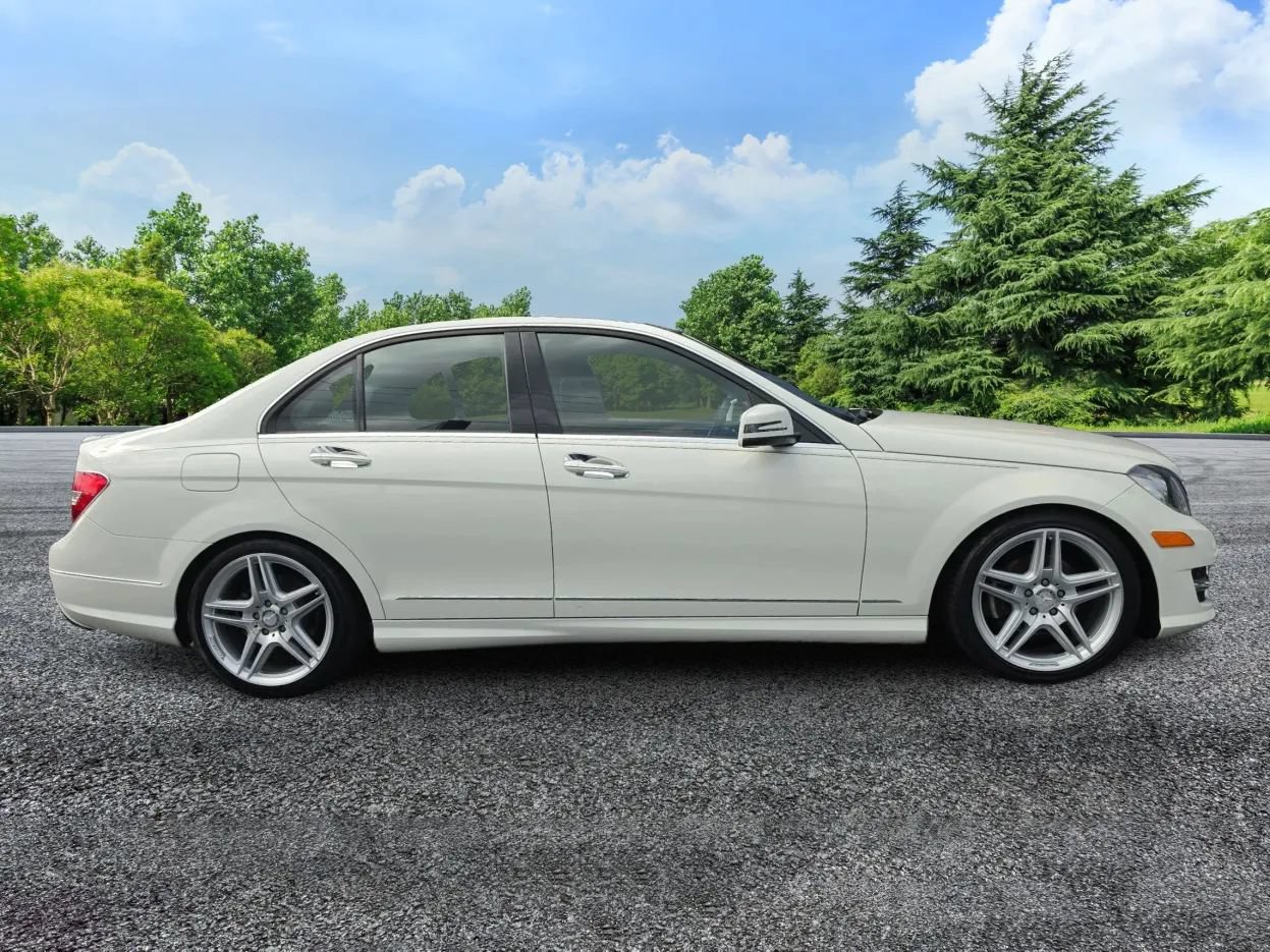 Used 2012 Mercedes-Benz C 300 4MATIC Sedan image 5