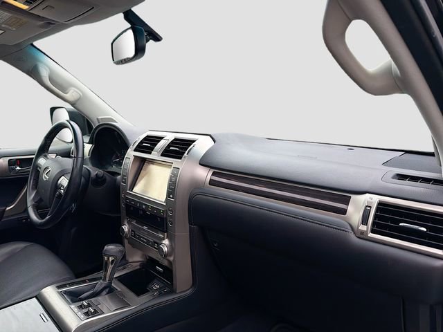 Used 2018 Lexus GX 460 w/ Navigation Package image 30