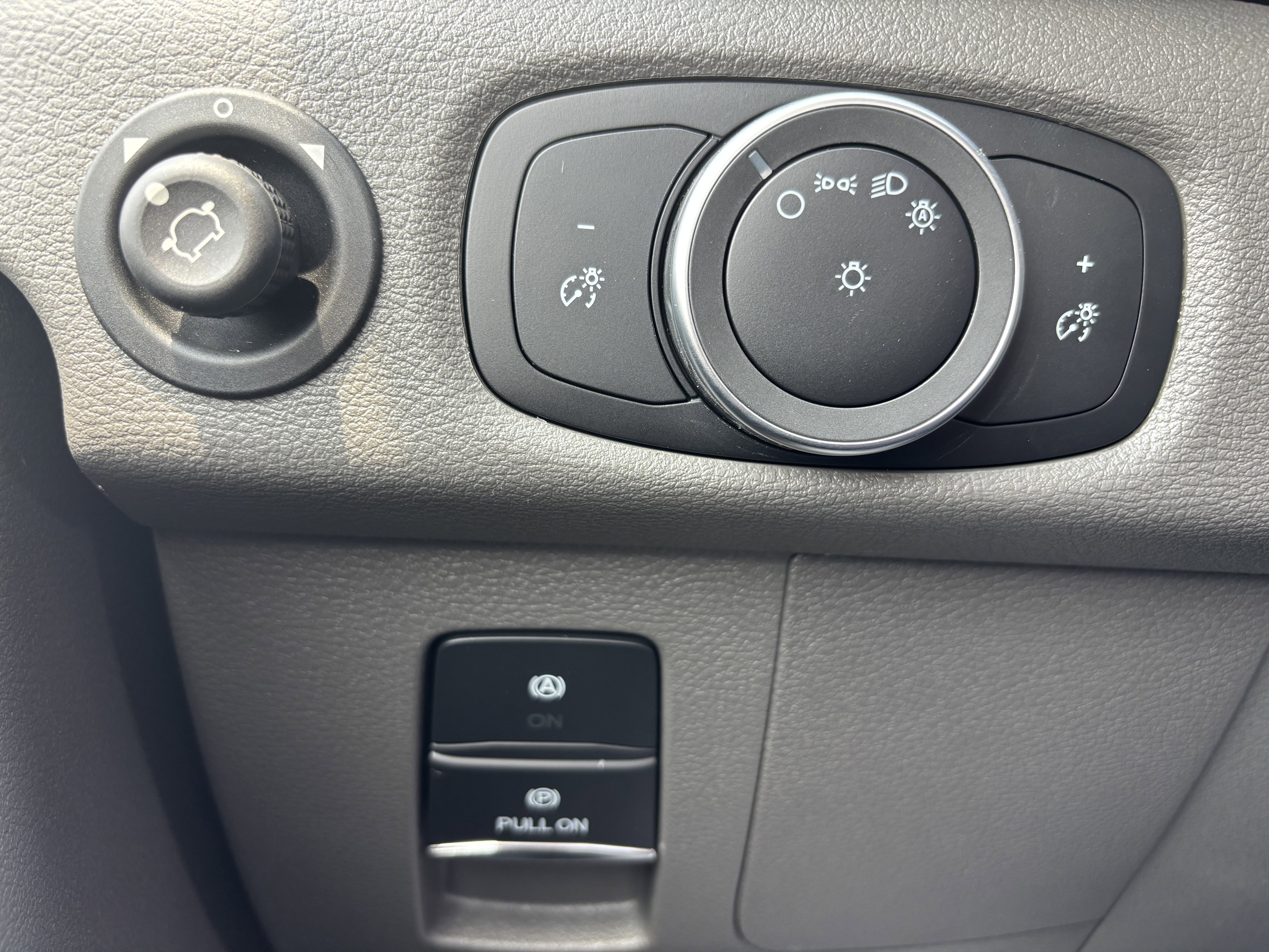 New 2025 Ford Transit 250 148 Medium Roof w/ Load Area Protection Package image 13