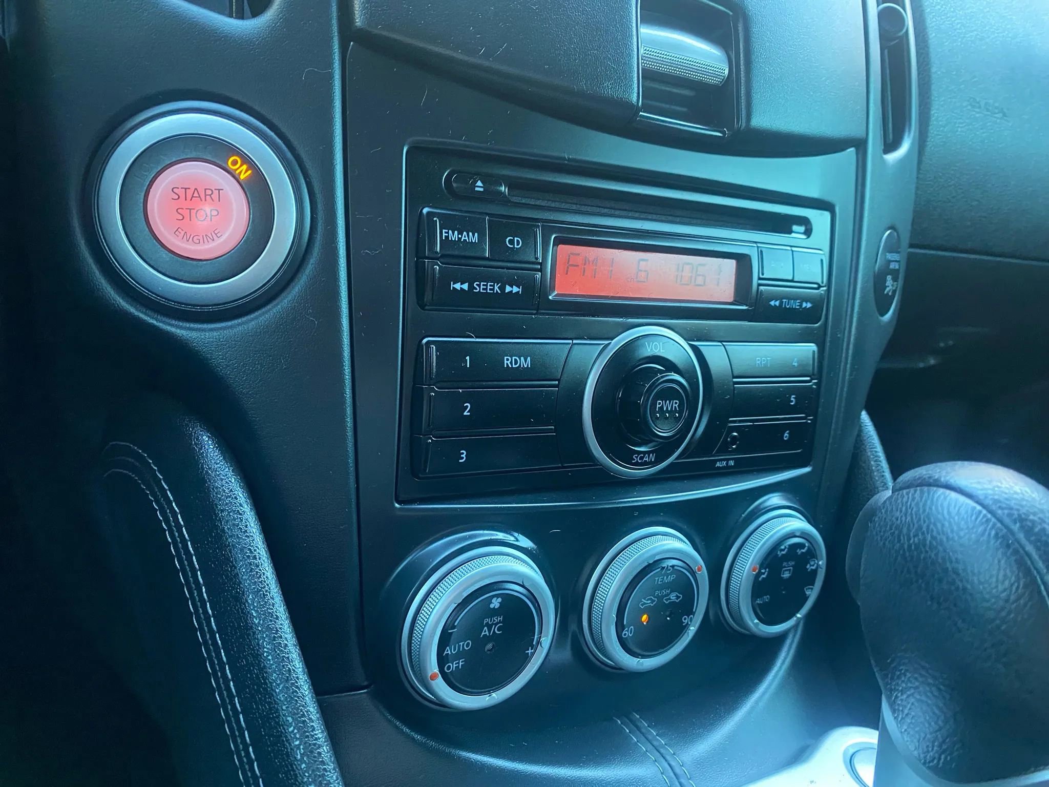 Used 2014 Nissan 370Z Coupe image 16