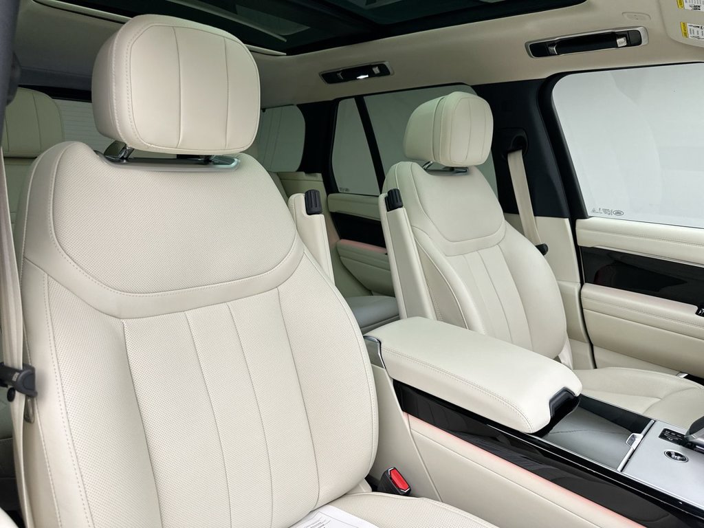 Certified 2026 Land Rover Range Rover SE AWD/4WD image 18