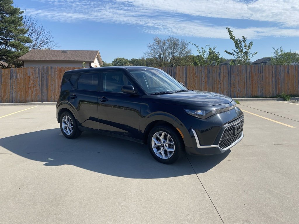 Used 2023 Kia Soul LX w/ Option Group 015