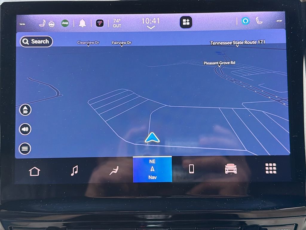 Used 2023 Jeep Grand Cherokee Limited w/ Luxury Tech Group II RWD image 32