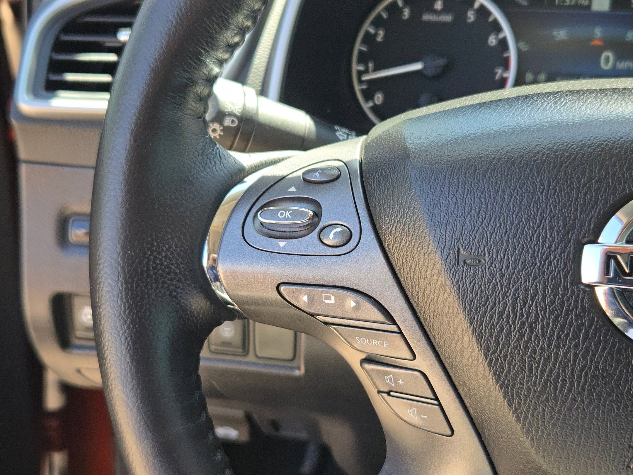 Used 2020 Nissan Murano SL w/ Moonroof Package FWD image 22