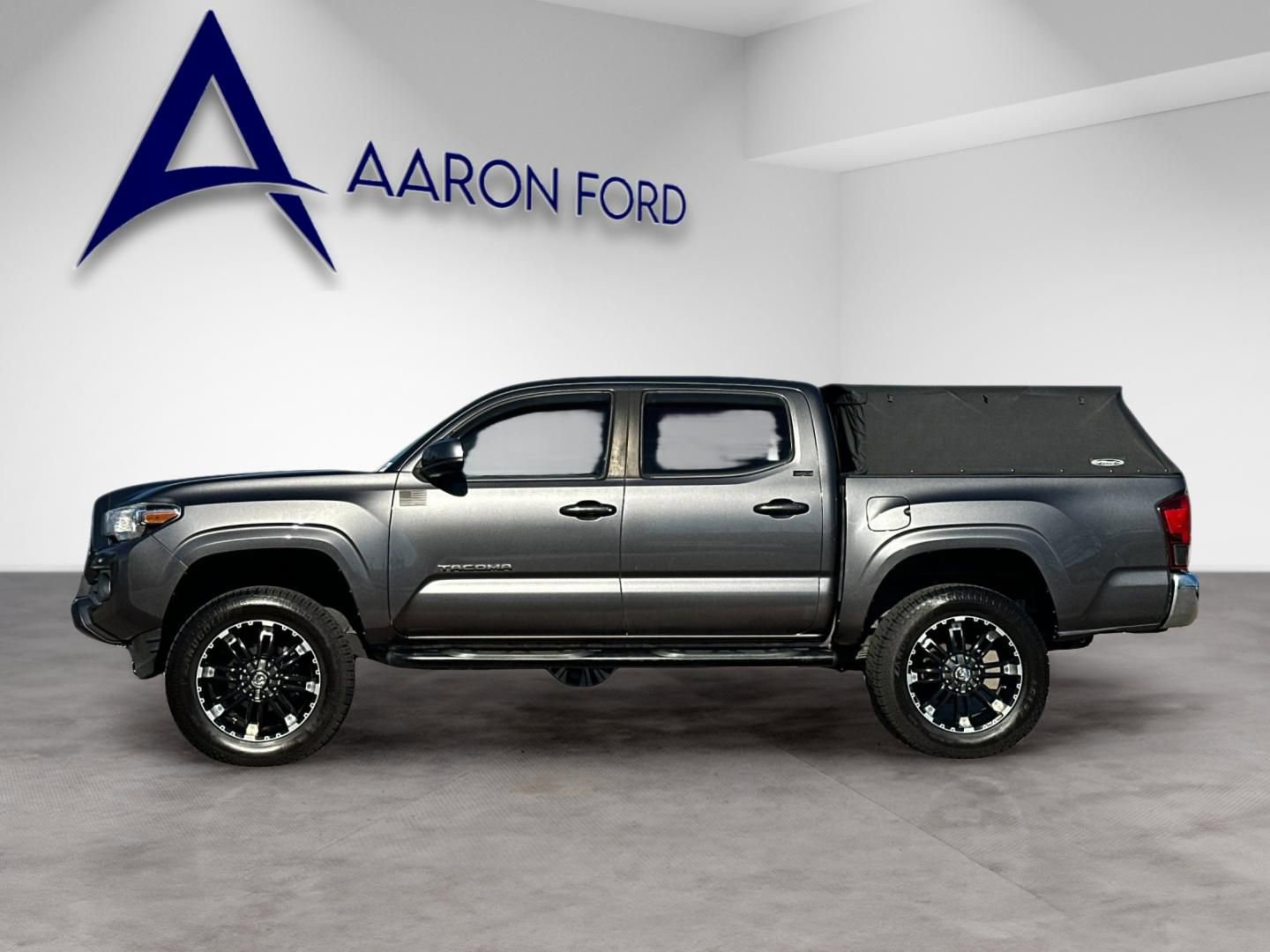 Used 2019 Toyota Tacoma SR5 image 2
