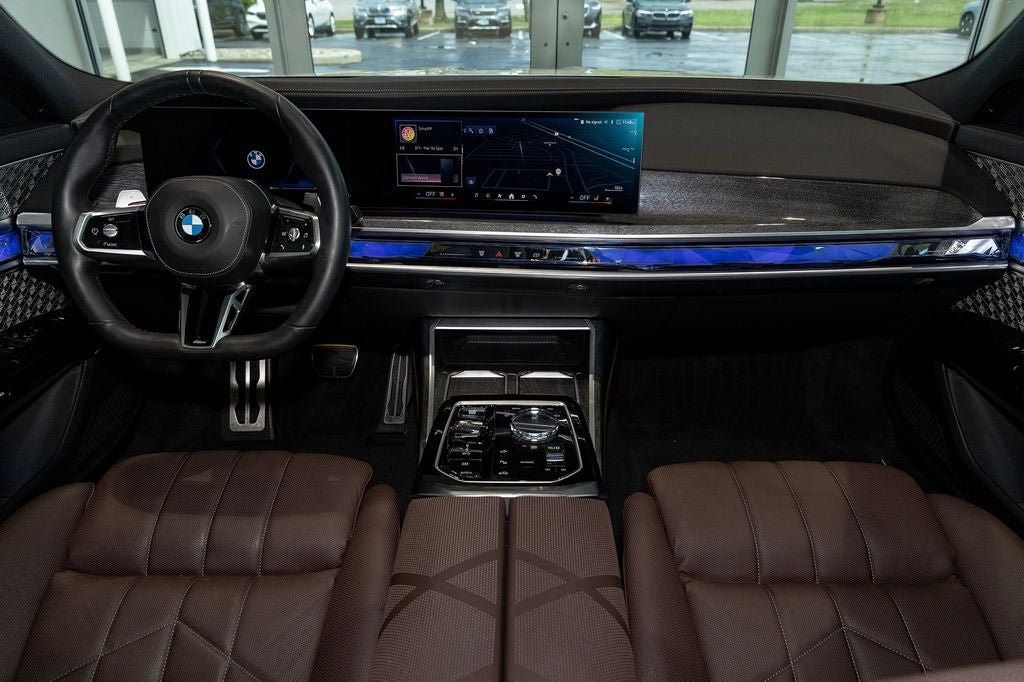 Used 2023 BMW 760i xDrive w/ Executive Package AWD/4WD image 2