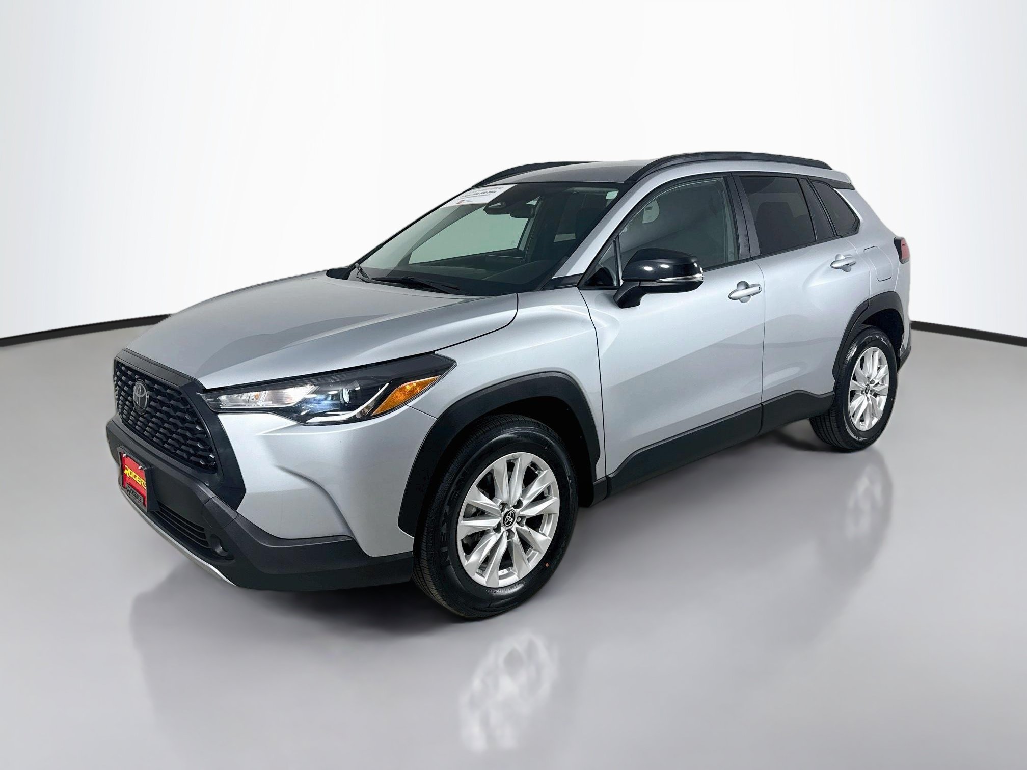 Certified 2025 Toyota Corolla Cross LE FWD image 3