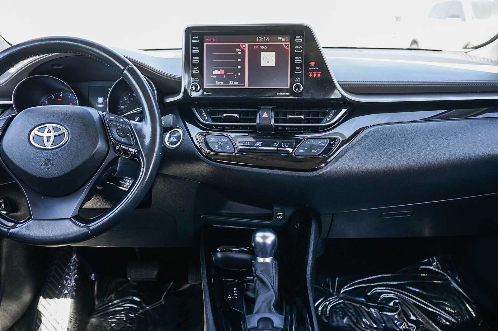 Used 2022 Toyota C-HR Limited FWD image 13