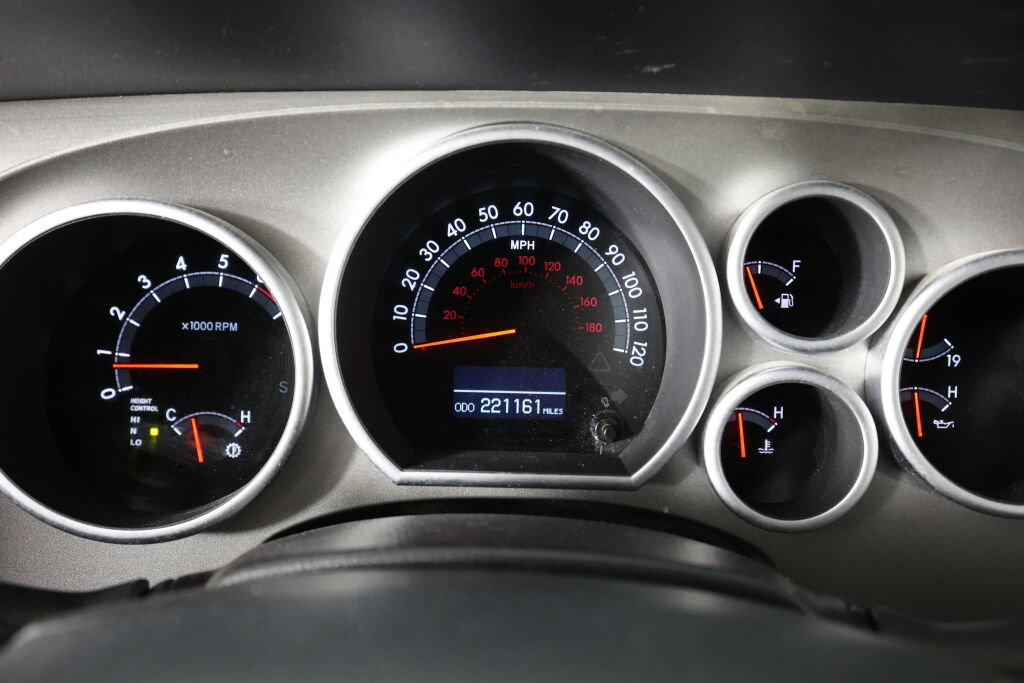 Used 2015 Toyota Sequoia Platinum AWD/4WD image 34