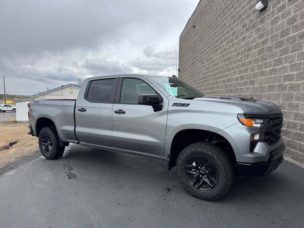 New 2026 Chevrolet Silverado 1500 Custom Trail Boss w/ Dark Appearance Package