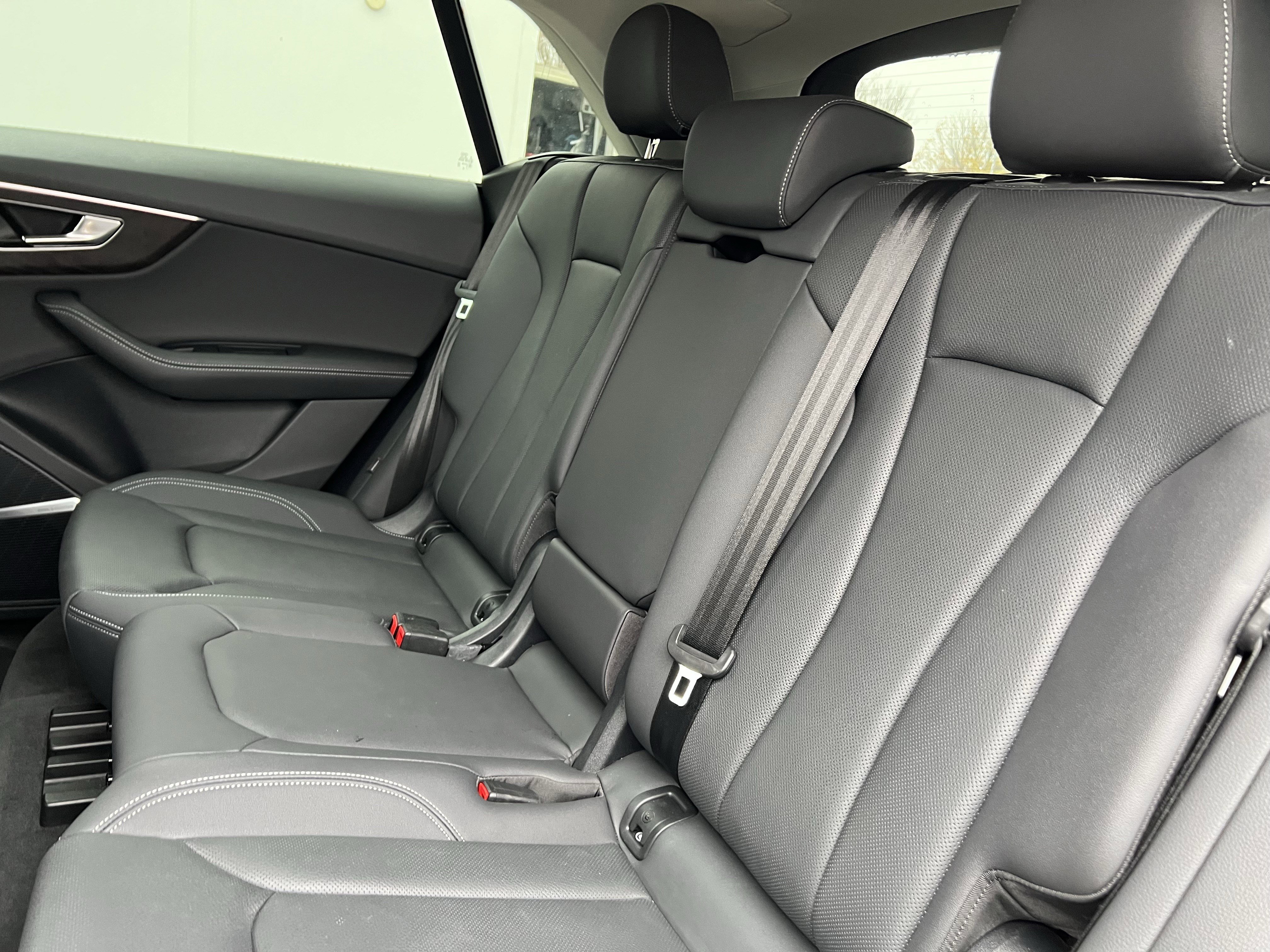 Used 2023 Audi Q8 Premium Plus image 33