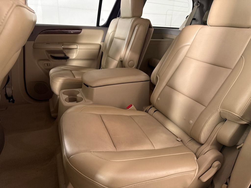 Used 2014 Nissan Armada Platinum w/ 2nd Row Captain Seat Package image 12