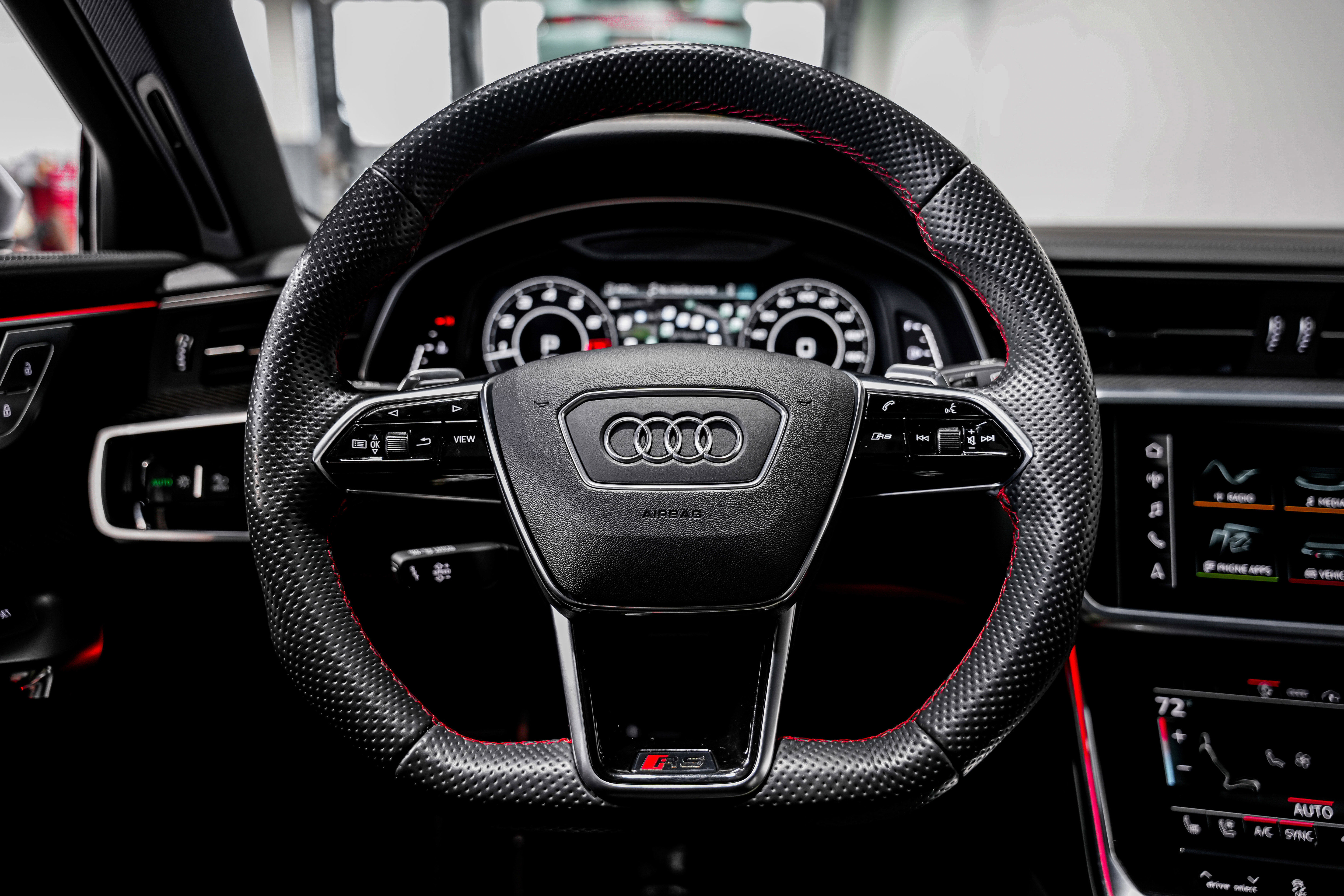 Used 2022 Audi RS 6 AWD/4WD image 10