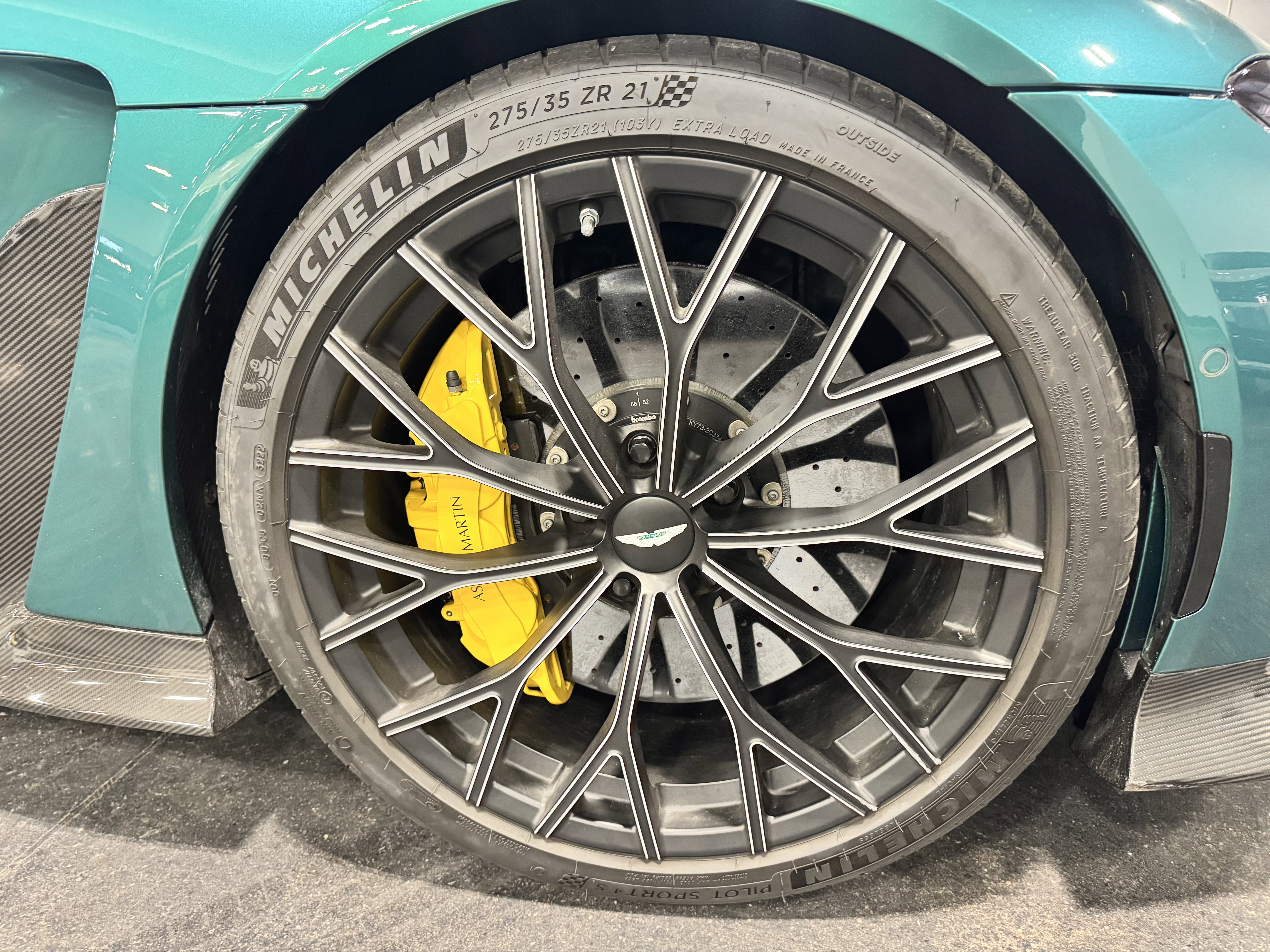 Used 2023 Aston Martin V12 Vantage V12 image 25