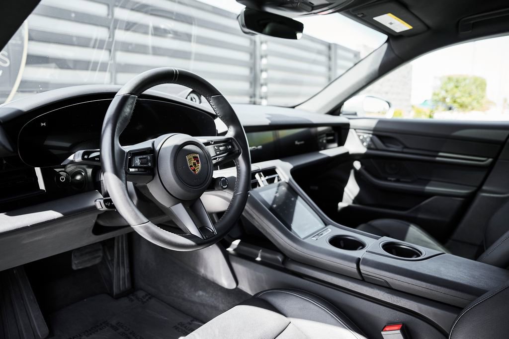 Used 2022 Porsche Taycan 4 Cross Turismo image 2