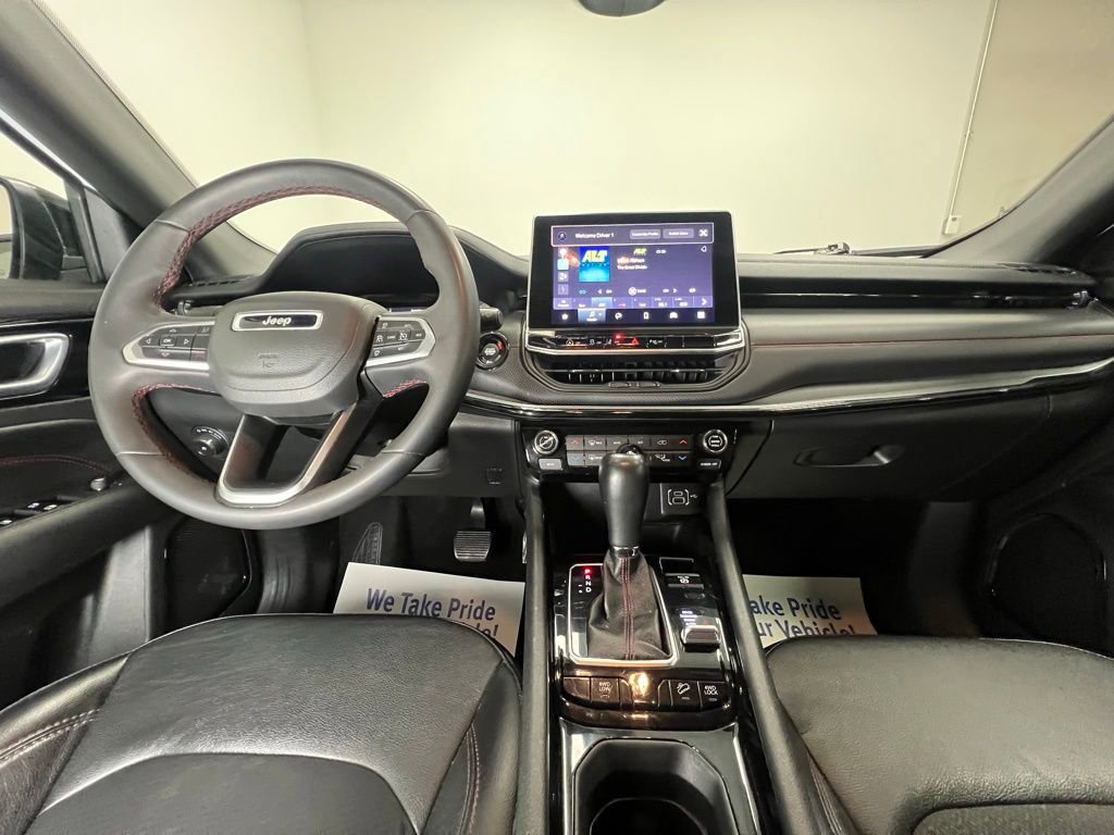 Used 2023 Jeep Compass Trailhawk image 11