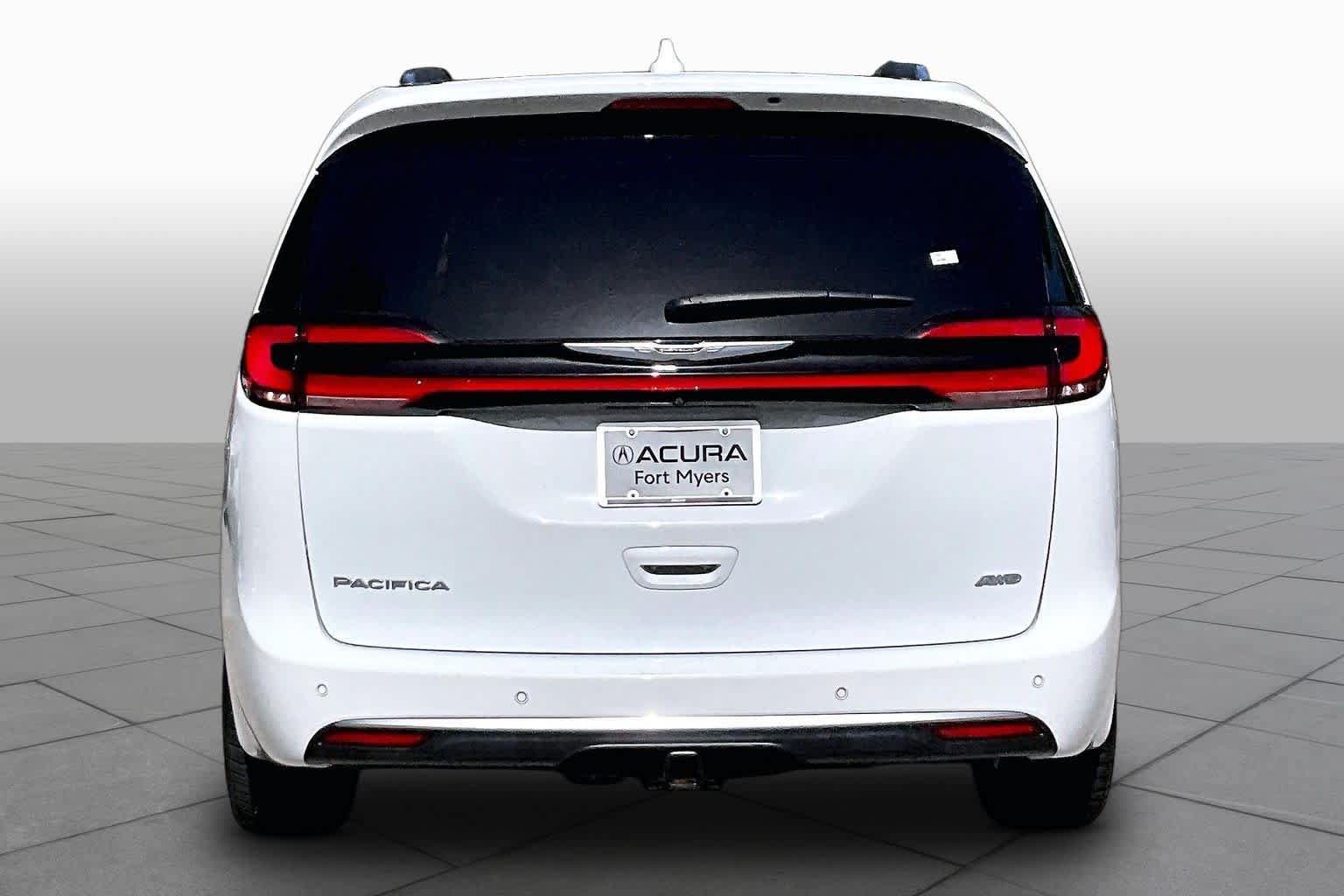 Used 2022 Chrysler Pacifica Pinnacle AWD/4WD image 5