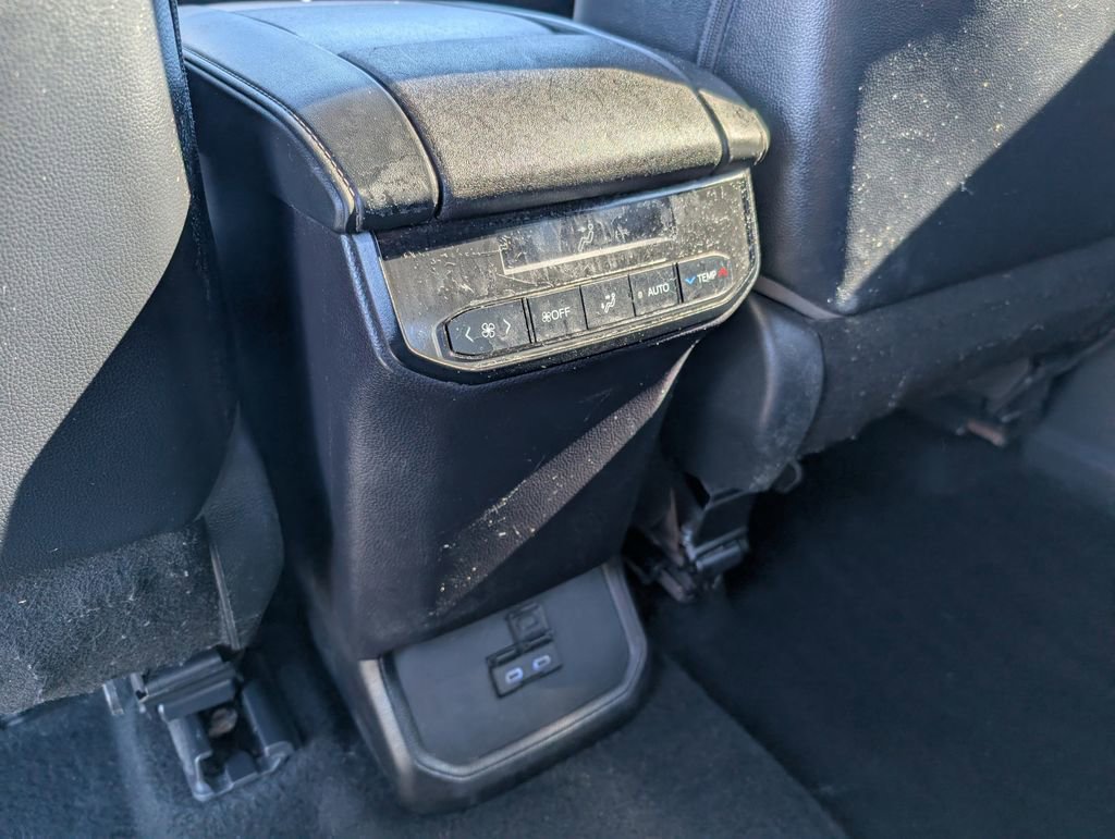 Used 2022 Toyota Highlander XSE image 28