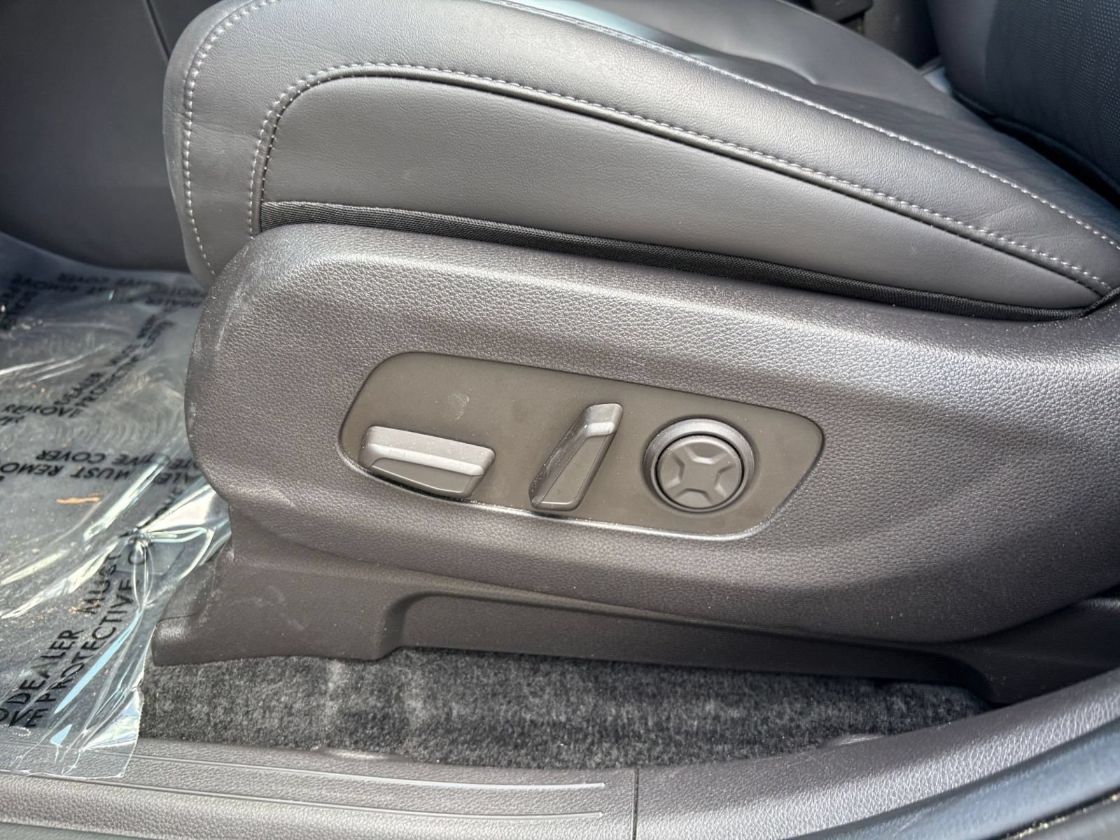 Used 2026 Kia Carnival FWD image 23
