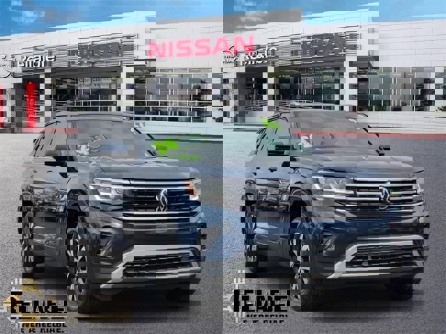 Used 2022 Volkswagen Atlas Cross Sport SE image 1