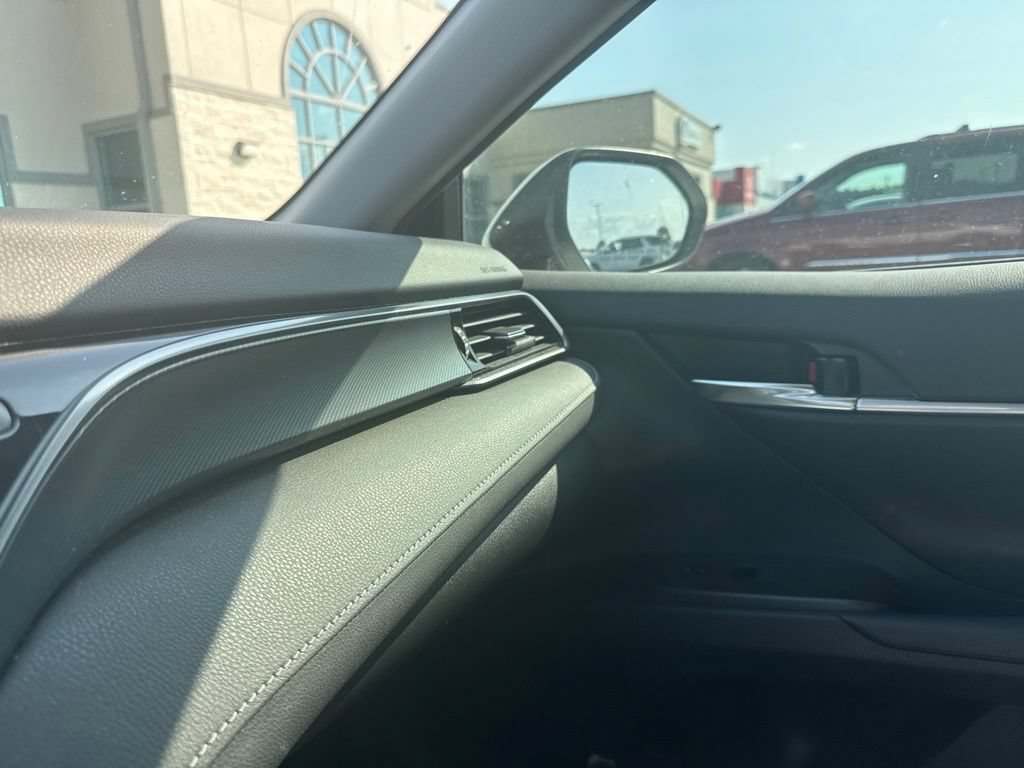 Used 2023 Toyota Camry SE FWD image 11