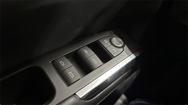 Used 2025 Chevrolet Traverse LT image 21