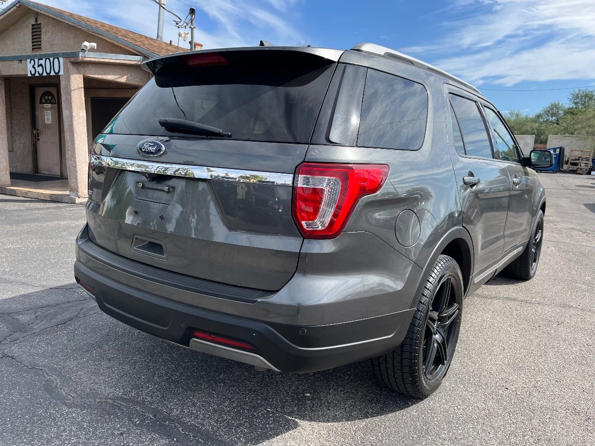 Used 2019 Ford Explorer XLT FWD image 5
