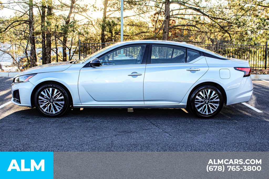 Used 2024 Nissan Altima 2.5 SV FWD image 7