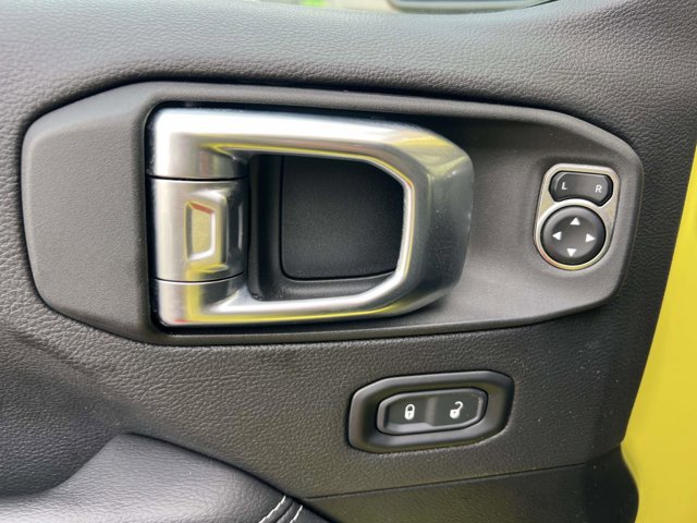 Used 2023 Jeep Wrangler Sahara w/ Cold Weather Group image 17