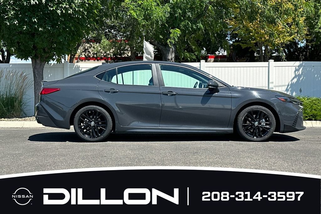 Used 2025 Toyota Camry SE FWD image 3