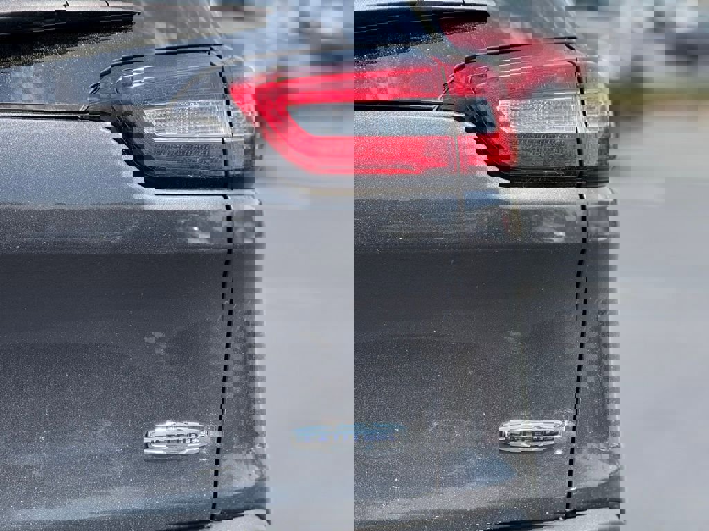 Used 2018 Jeep Cherokee Latitude Plus image 14