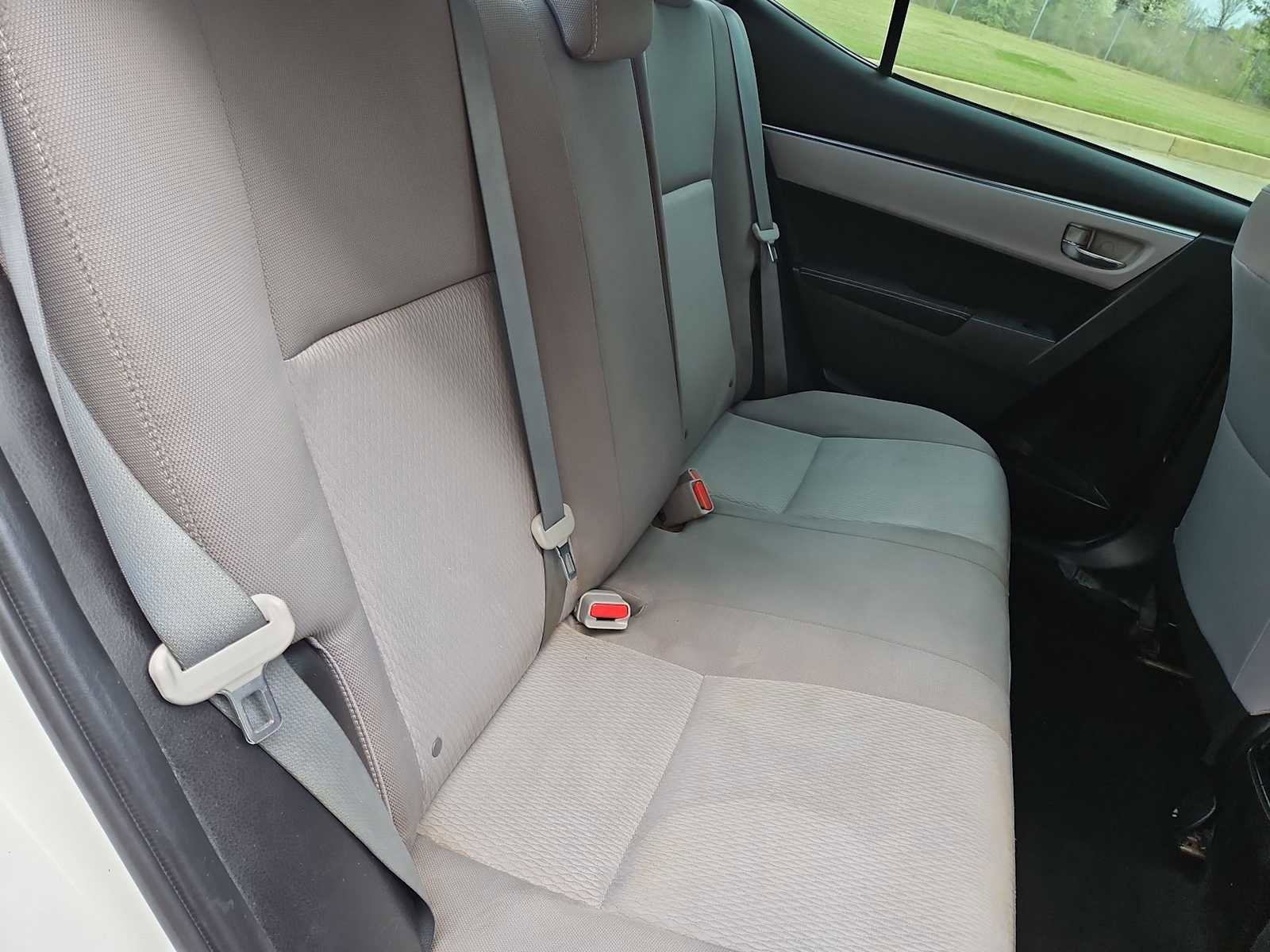 Used 2014 Toyota Corolla LE image 19