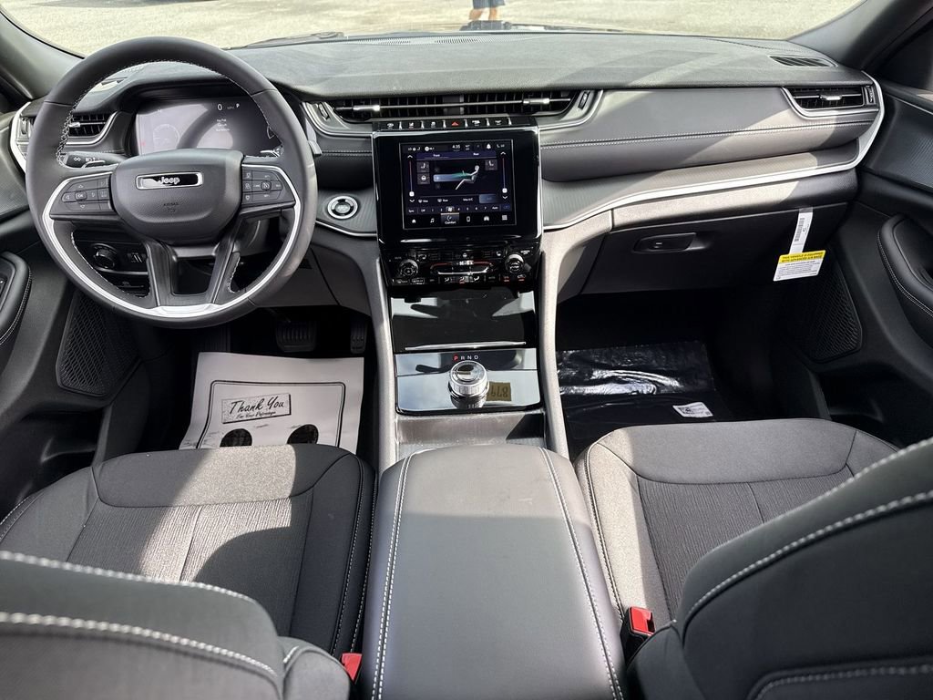 New 2025 Jeep Grand Cherokee L Laredo w/ Luxury Tech Group I image 27