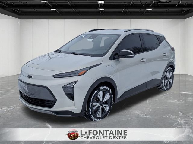 Certified 2022 Chevrolet Bolt EUV LT w/ Convenience Package image 1