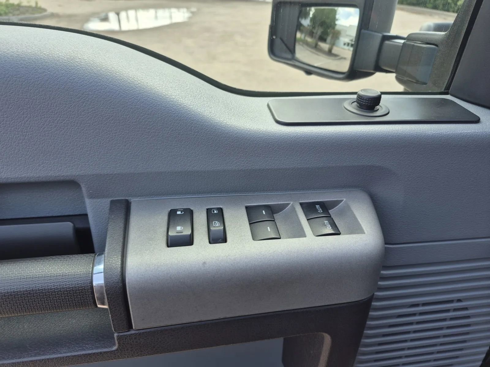 Used 2016 Ford F250 XLT AWD/4WD image 14