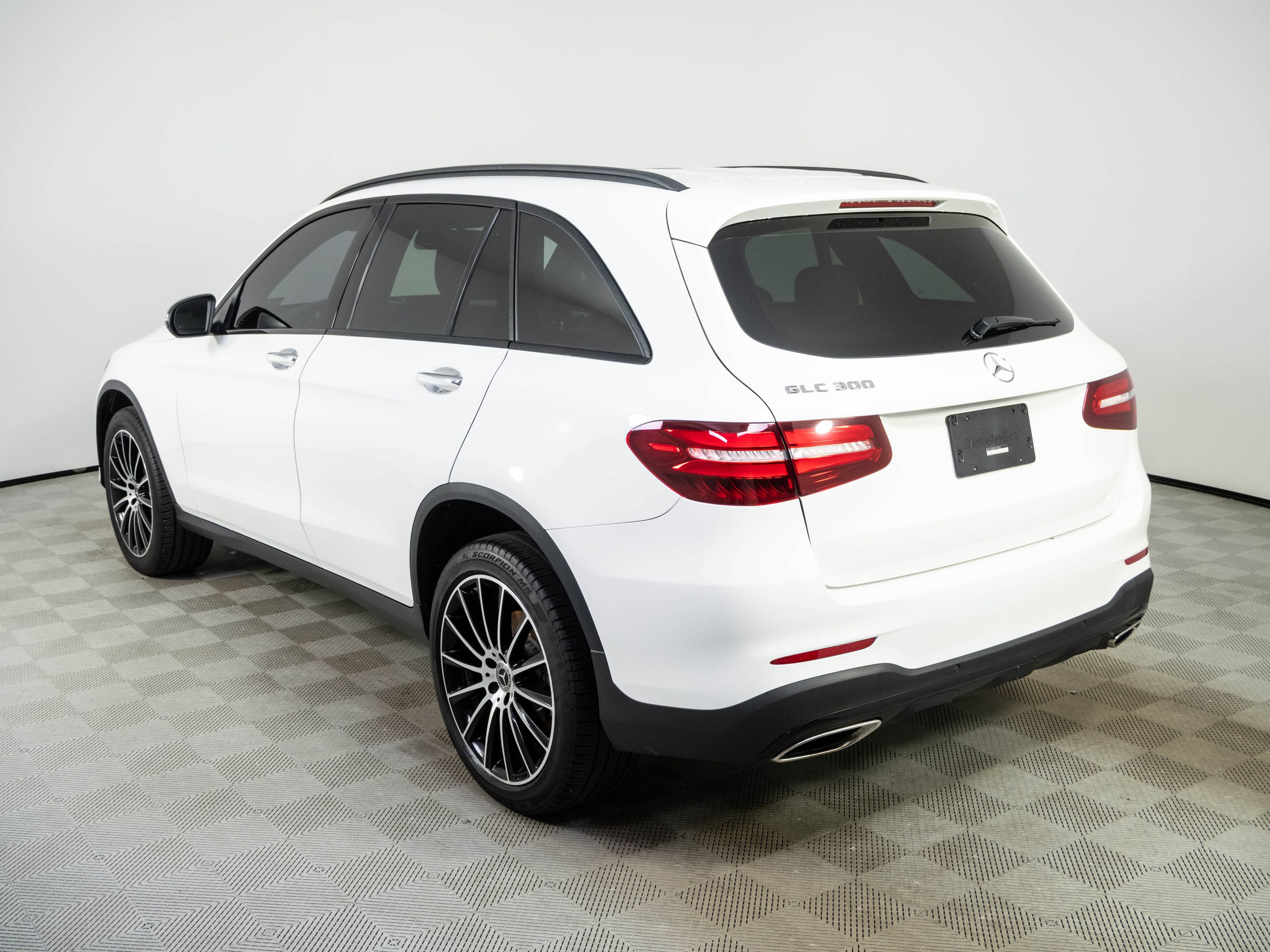 Used 2019 Mercedes-Benz GLC 300 image 3