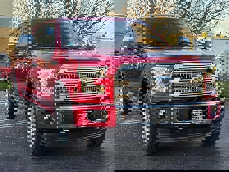 Used 2017 Ford F150 Platinum w/ Equipment Group 701A Luxury AWD/4WD image 2