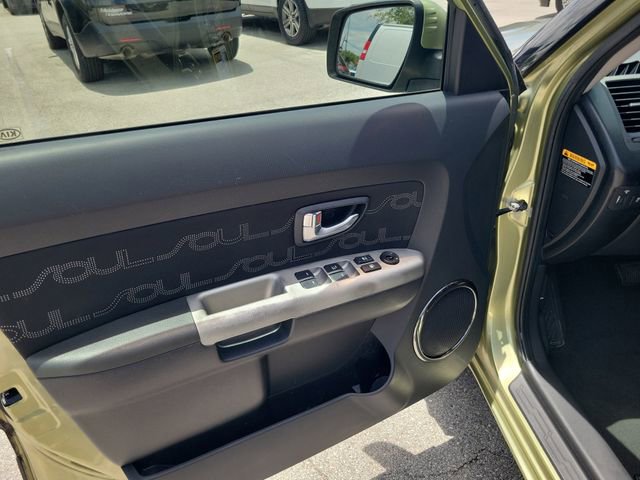 Used 2012 Kia Soul + FWD image 16