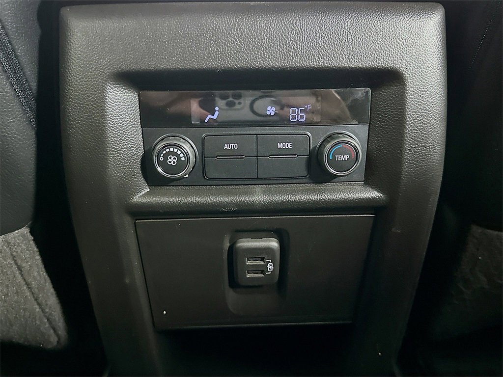 Used 2023 Chevrolet Traverse LT image 26
