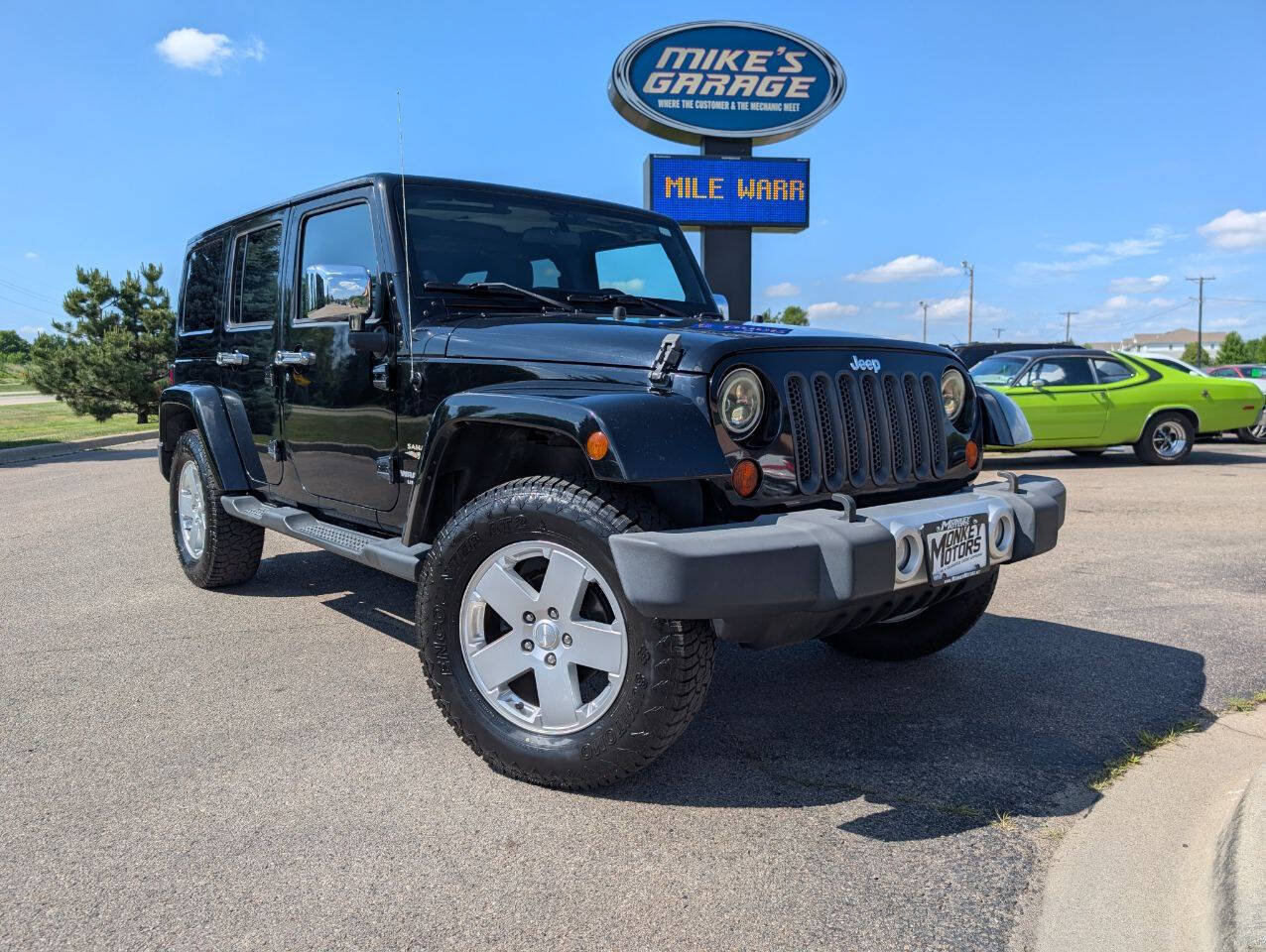 Used 2012 Jeep Wrangler Unlimited Sahara w/ Connectivity Group AWD/4WD image 2