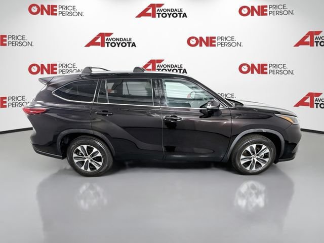 Certified 2021 Toyota Highlander XLE FWD image 9