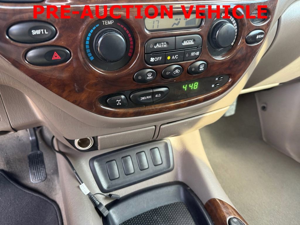 Used 2007 Toyota Sequoia SR5 AWD/4WD image 19