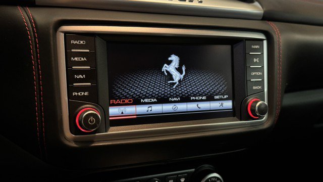 Used 2017 Ferrari California T image 5