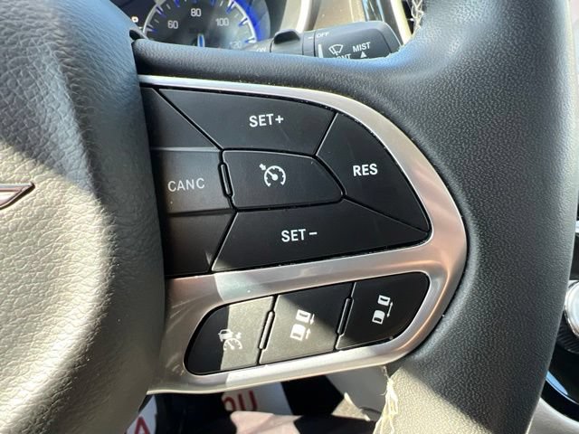 Certified 2023 Chrysler Pacifica Touring-L FWD image 22